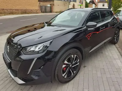 Gebraucht Peugeot 2008 Allure 131 PS (96 kW) 2020 Lack onyx schwarz SUV
