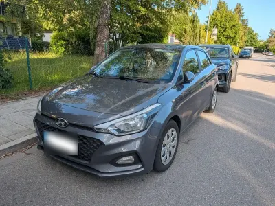 Gebraucht Hyundai i20 Active 101 PS (74 kW) 2019 Grau Kleinwagen