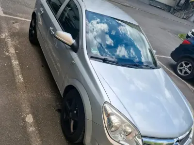 Używany Opel Astra 2007 Szary Hatchback