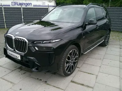 Gebraucht BMW X7 M Sport 352 PS (258 kW) 2025 Schwarz SUV