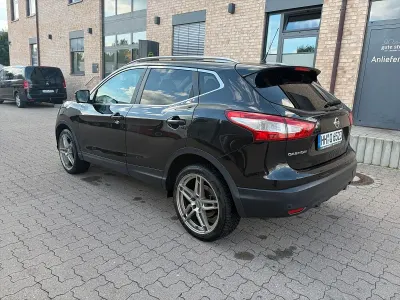 Gebraucht Nissan Qashqai 136 PS (100 kW) 2016 Schwarz SUV