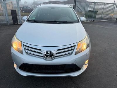 Gebraucht Toyota Avensis Executive 147 PS (108 kW) 2013 Silber Kombi