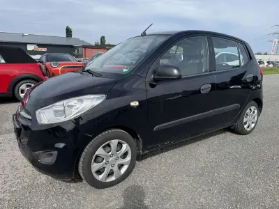 Gebraucht Hyundai i10 Edition 69 PS (50 kW) 2012 Schwarz Kleinwagen