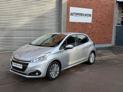 Silber Gebraucht 2017 Peugeot 208 Style Kleinwagen | 6.799 € (Fairer Preis)