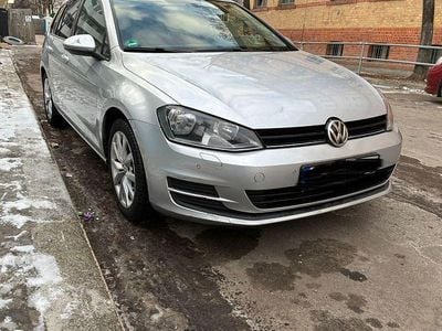 Silber Gebraucht 2015 VW Golf VII Comfortline Kombi | 5.950 € (Guter Preis)