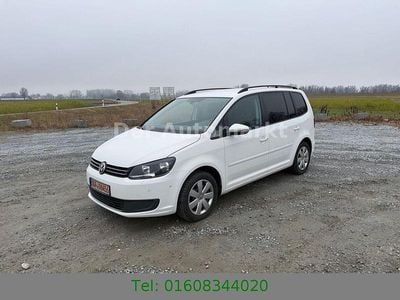 Weiß Gebraucht 2013 VW Touran Comfortline Van / Kleinbus | 9.999 € (Guter Preis)
