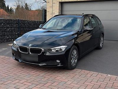 Gebraucht BMW 316 116 PS (85 kW) 2013 Schwarz Kombi