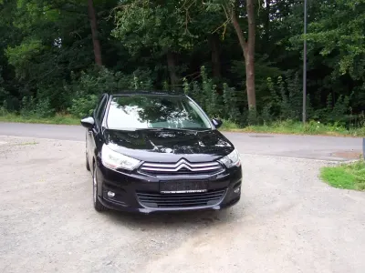 Gebraucht Citroën C4 Tendance 120 PS (88 kW) 2012 Schwarz Limousine
