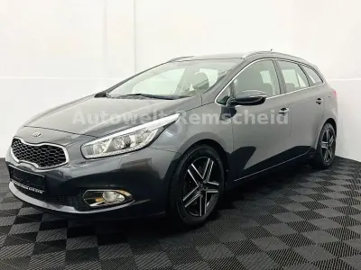 Gebraucht Kia Ceed Sportswagon Spirit 135 PS (99 kW) 2014 Grau Kombi
