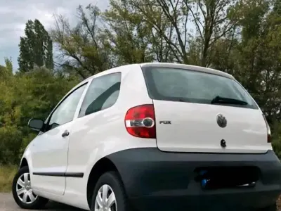 Używany VW Fox 55 KM (40 kW) 2007 Biały Hatchback