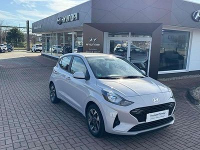 Gebraucht Hyundai i10 Trend 63 PS (46 kW) 2025 Lumen grey Kleinwagen