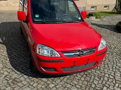 Używany Opel Combo 94 KM (69 kW) 2006 Czerwony Minivan