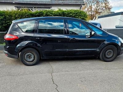 Usata Ford S-MAX Titanium 140 CV (102 kW) 2011 Nero Monovolume
