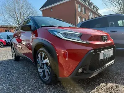 Used Toyota Aygo X X-plore 72 HP (52 kW) 2022 Red SUV