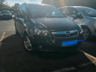 Gebraucht Opel Zafira 140 PS (102 kW) 2008 Schwarz Van / Kleinbus