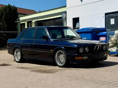 Gebraucht BMW 535 M Sport 218 PS (160 kW) 1986 Blau Limousine