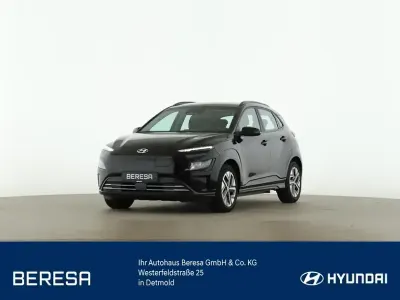 Gebraucht Hyundai Kona Select 100 kW (136 PS) 2023 Schwarz SUV