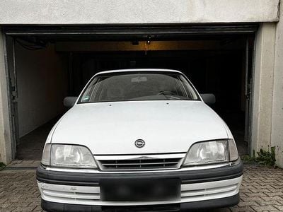 Begagnad Opel Omega 116 HK (85 kW) 1991 Vit Kombi