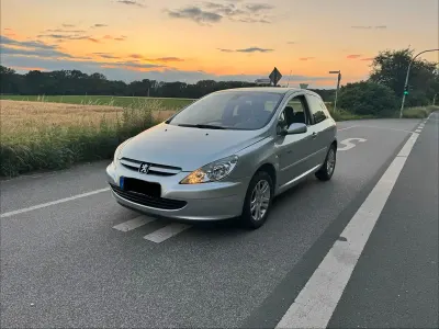 Gebraucht Peugeot 307 Quiksilver 109 PS (80 kW) 2005 Silber Coupé