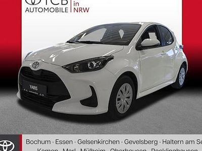 Weiß Neu 2025 Toyota Yaris Hybrid Business Edition Limousine | 23.989 € (Guter Preis)