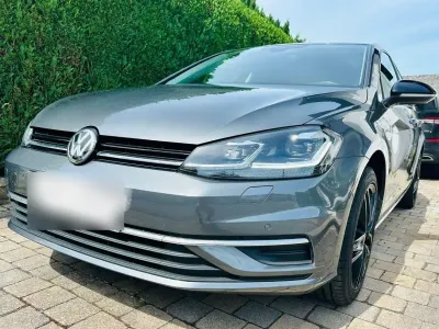 Gebraucht VW Golf VII IQ Drive 116 PS (85 kW) 2019 Grau Limousine