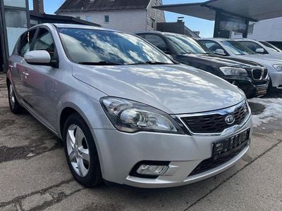 Gebraucht Kia Ceed Spirit 90 PS (66 kW) 2011 Silber Kleinwagen
