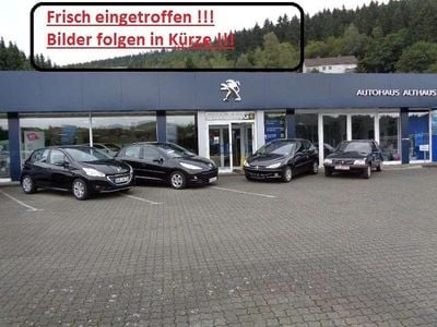 Lackierung schwarz perla nera Gebraucht 2023 Peugeot 208 Active Kleinwagen | 17.500 € (Fairer Preis)