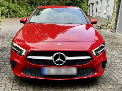 Gebraucht Mercedes A180 135 PS (99 kW) 2018 Rot Limousine