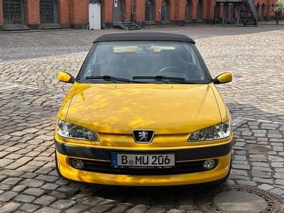Gebraucht Peugeot 306 Cabriolet 88 PS (64 kW) 1998 Gelb Cabrio