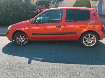 Gebraucht Renault Clio 75 PS (55 kW) 2004 Orange Kleinwagen