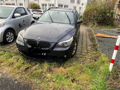 BMW 523