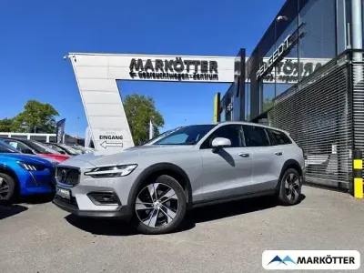 Gebraucht Volvo V60 CC Plus 197 PS (144 kW) 2024 Grau Kombi