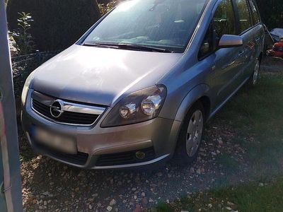 Usata Opel Zafira 2009 Argento Monovolume