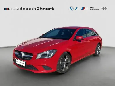 Gebraucht Mercedes CLA180 Shooting Brake 122 PS (89 kW) 2016 Rot Kombi