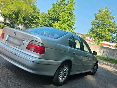 BMW 528