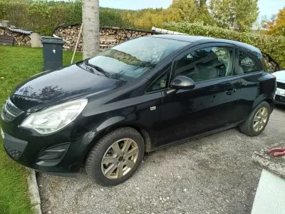 Gebraucht Opel Corsa Innovation 87 PS (63 kW) 2013 Schwarz Kleinwagen