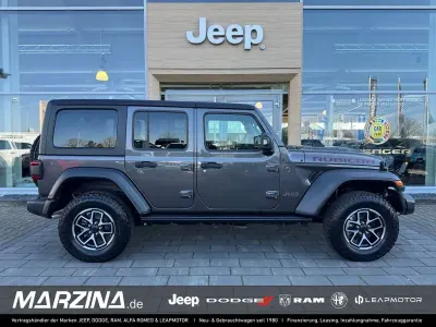 Neu Jeep Wrangler Rubicon 272 PS (200 kW) 2025 Granite crystal SUV