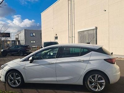 Weiß Gebraucht 2021 Opel Astra Elegance Limousine | 9.900 € (Fairer Preis)