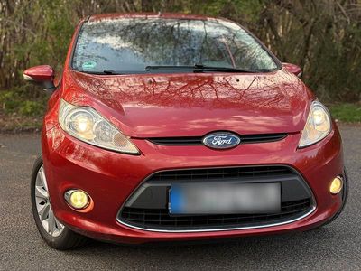 Usata Ford Fiesta Ghia 75 CV (55 kW) 2010 Arancione Utilitaria