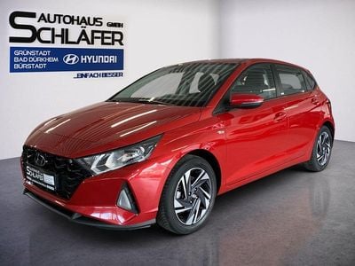 Gebraucht Hyundai i20 Trend 101 PS (74 kW) 2021 Dragon red / met Kleinwagen