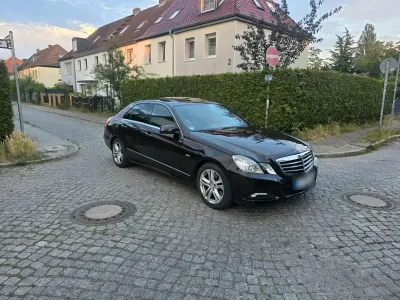 Gebraucht Mercedes E250 204 PS (150 kW) 2009 Braun Limousine