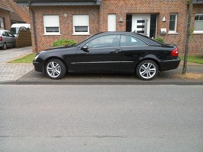 Gebraucht Mercedes CLK350 Avantgarde 272 PS (200 kW) 2008 Schwarz Coupé