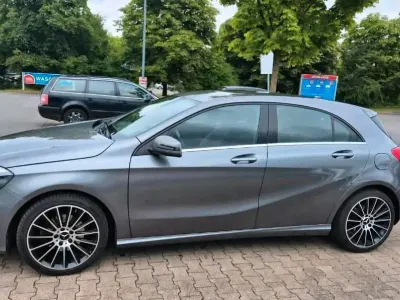 Gebraucht Mercedes A180 122 PS (89 kW) 2014 Grau Limousine
