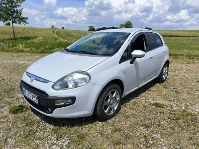 Gebraucht Fiat Punto Evo Dynamic 77 PS (56 kW) 2010 Weiß Kleinwagen