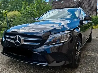 Gebraucht Mercedes C220 Avantgarde 194 PS (142 kW) 2018 Schwarz Limousine