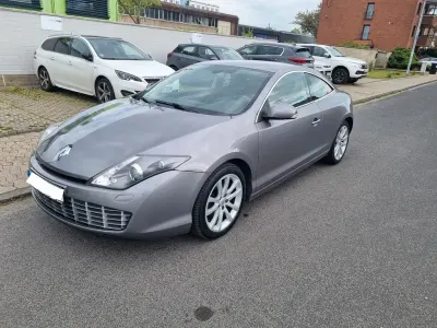 Gebraucht Renault Laguna Coupé Dynamique 170 PS (125 kW) 2009 Grau Coupé