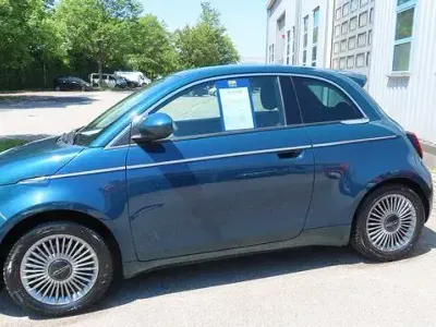 Gebraucht Fiat 500e Icon 86 kW (118 PS) 2023 Blau Limousine