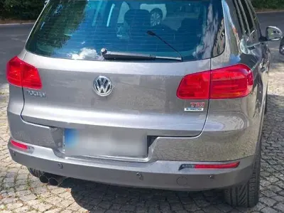 Gebraucht VW Tiguan 160 PS (117 kW) 2015 Grau SUV