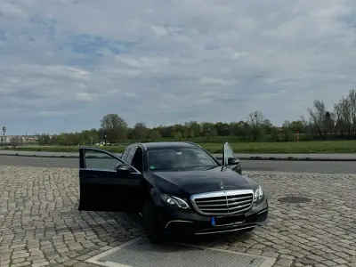 Second-hand Mercedes E200 160 CP (117 kW) 2019 Negru Break