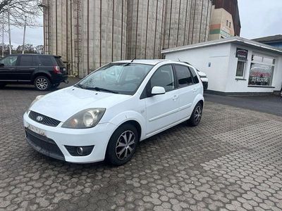 Gebraucht Ford Fiesta 70 PS (51 kW) 2008 Weiß Kleinwagen